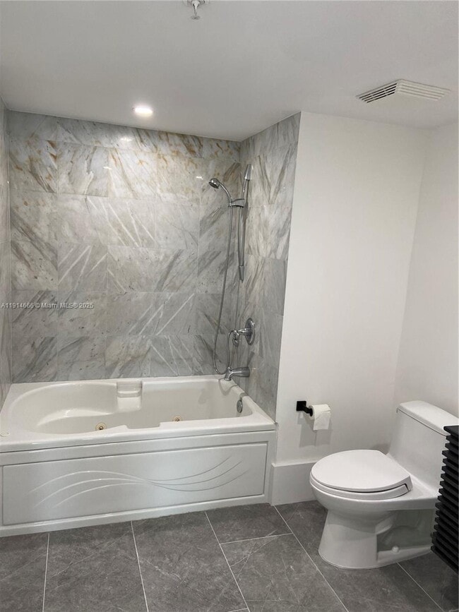 Building Photo - 31 SE 5th St