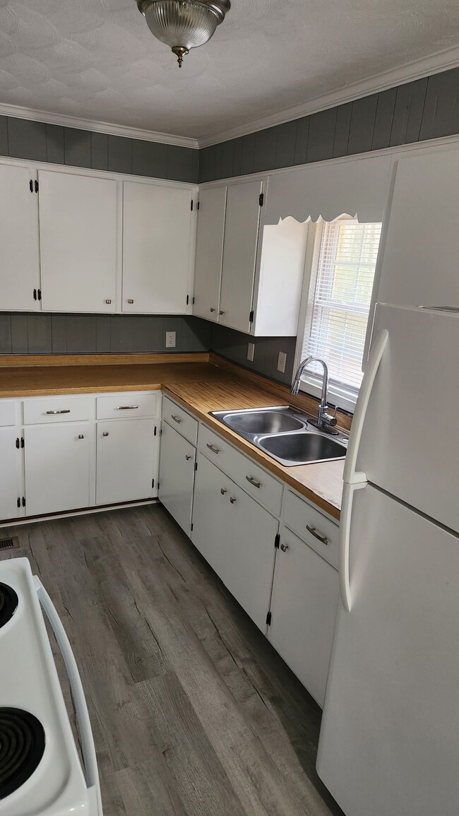 Building Photo - 1603 NC-461