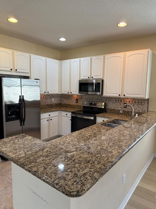 Building Photo - 17423 New Cross Cir