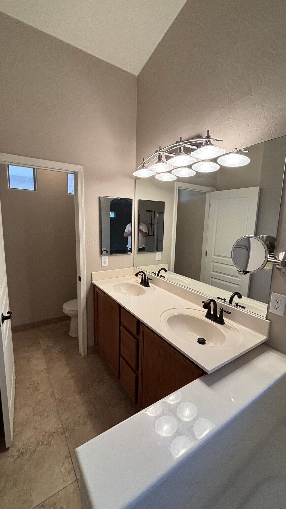 Building Photo - 21047 N Alma Dr