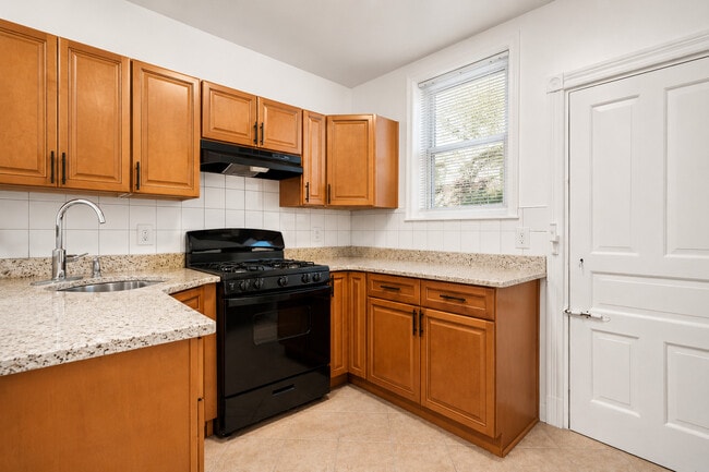 Building Photo - 45 N Lindenwood St
