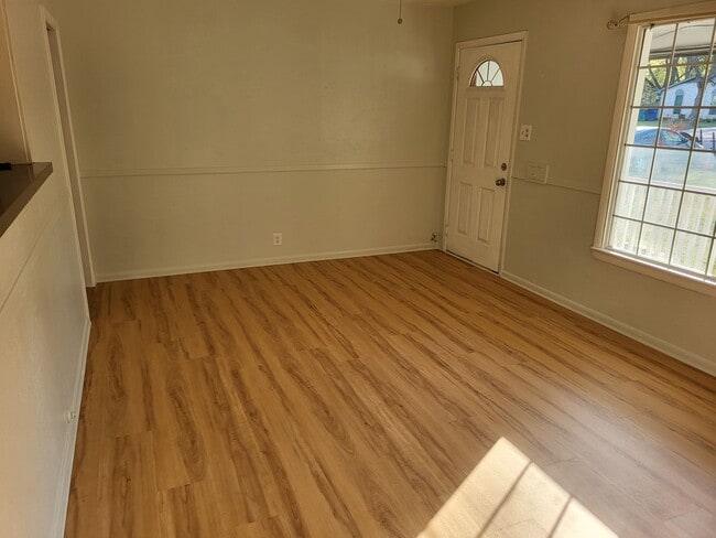 Building Photo - 614 Highland Ave