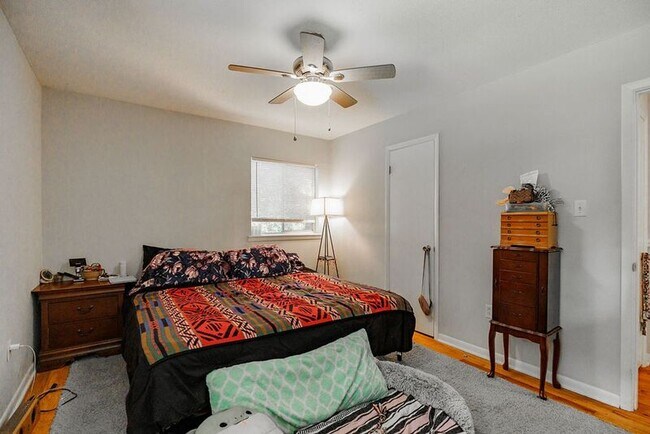 Building Photo - 265 Brentwood Dr