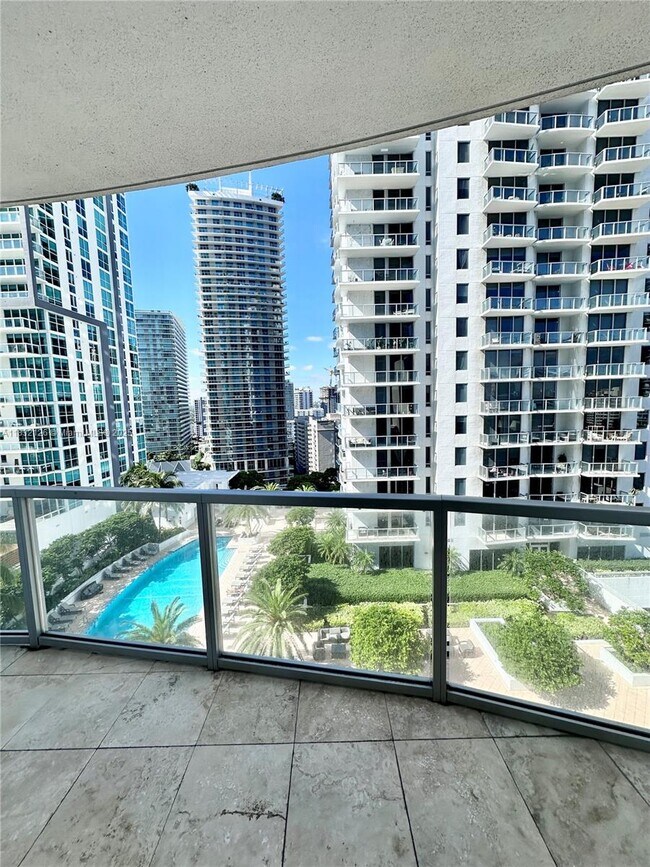 Building Photo - 1060 Brickell Ave