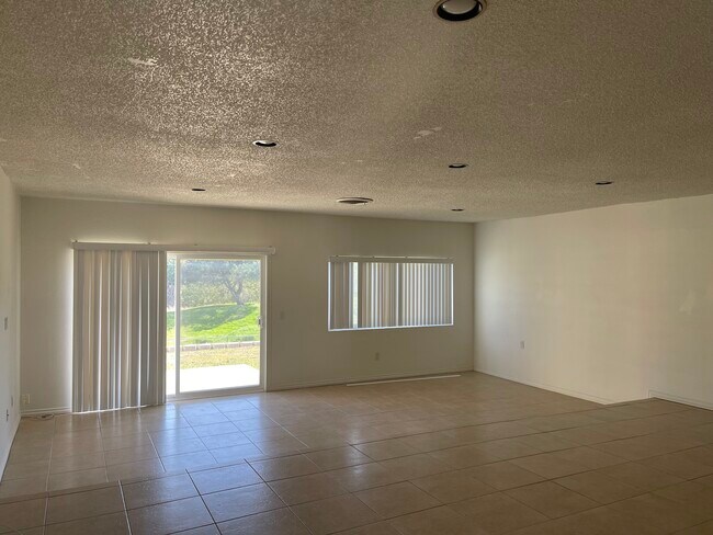 Building Photo - 9119 Inverness Rd