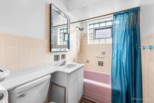 Building Photo - 2424 N 77th Ct