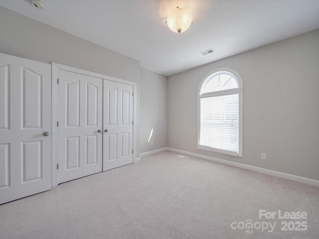 Building Photo - 15340 Prescott Hill Ave