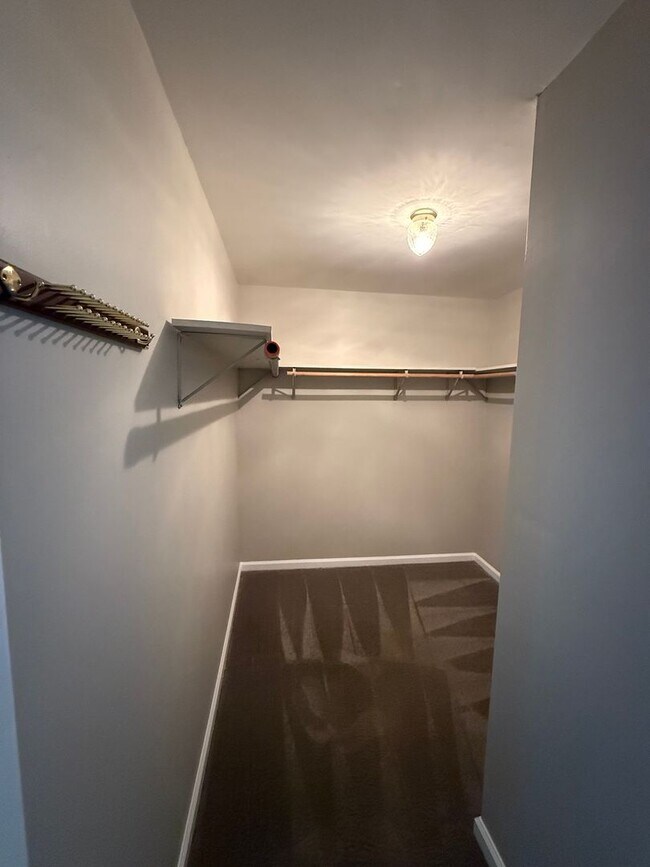 Building Photo - Charming 3-Bedroom Home in the Heart of Mu...