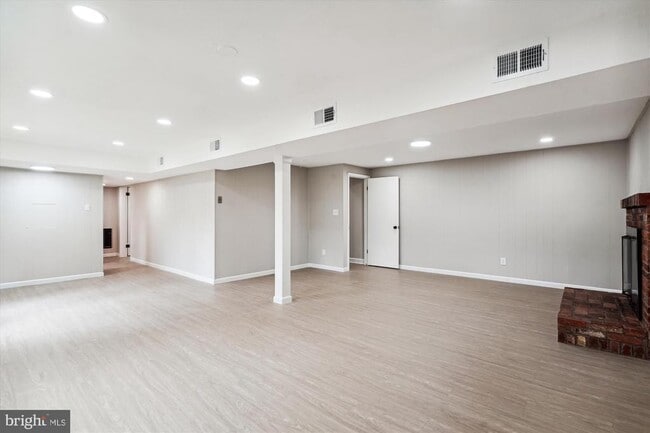 Building Photo - 2226 Westwood Pl