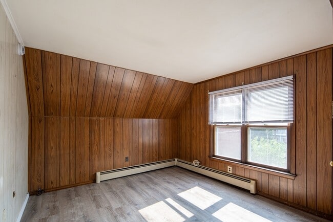 Building Photo - 7 105th St