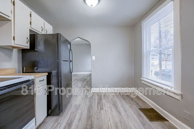 Building Photo - 5701 Anderson Ave
