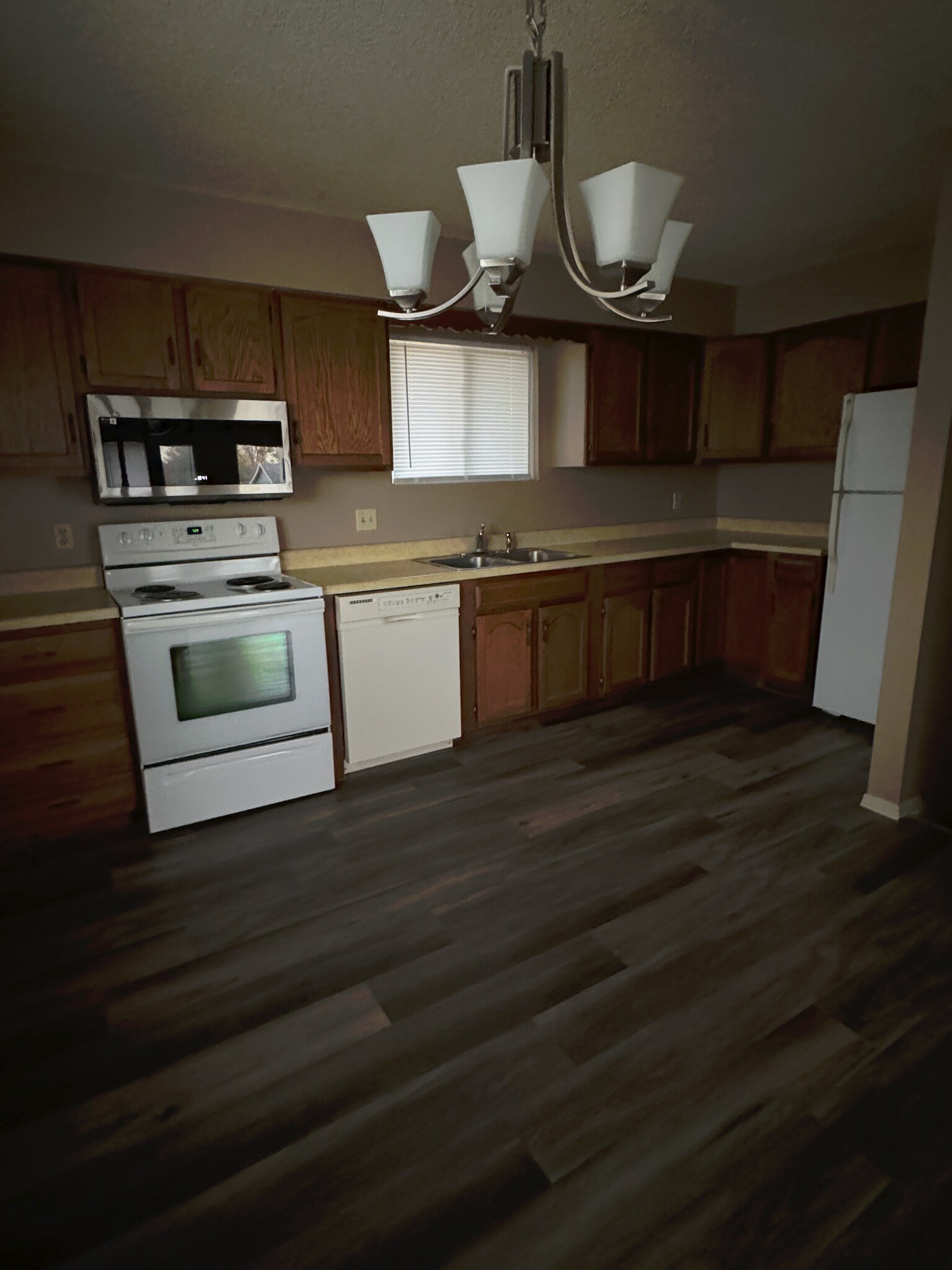 Building Photo - 309 N 6th Ave