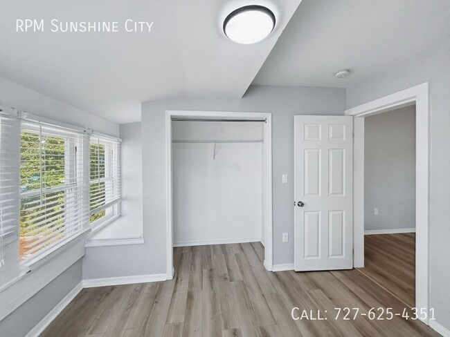 Building Photo - 1115 Highland St N