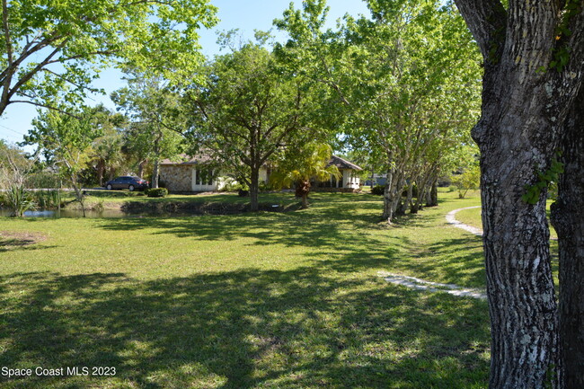 Building Photo - 1045 Pine Island Rd