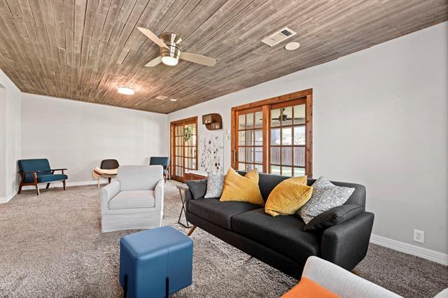 Building Photo - 2942 Esterbrook Dr