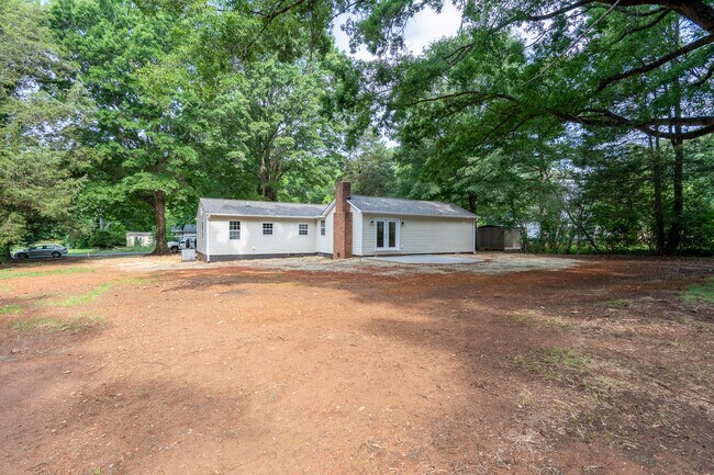 Building Photo - 185 Garden Ln