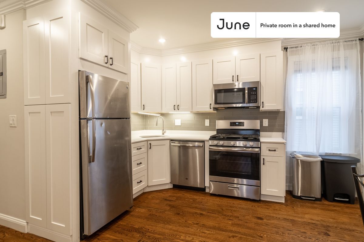 Building Photo - Room in Shared 4 bed/1.5 bath home