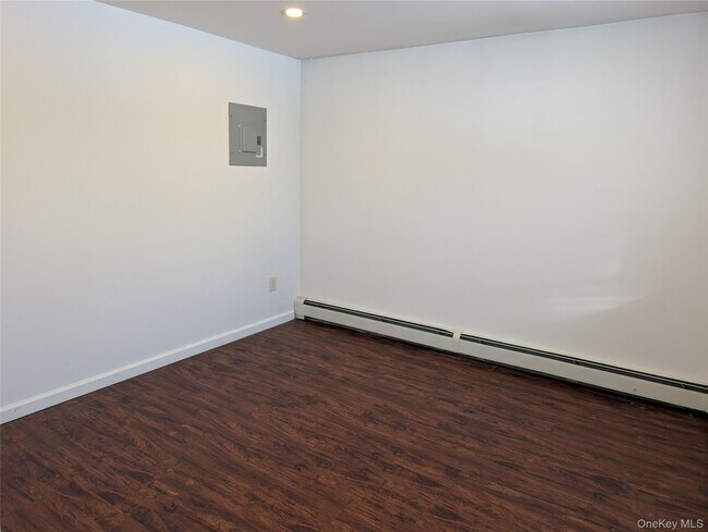 Building Photo - 33 E Vacation Dr