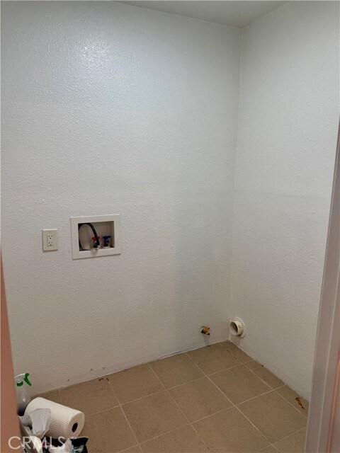 Building Photo - 732 Niles St