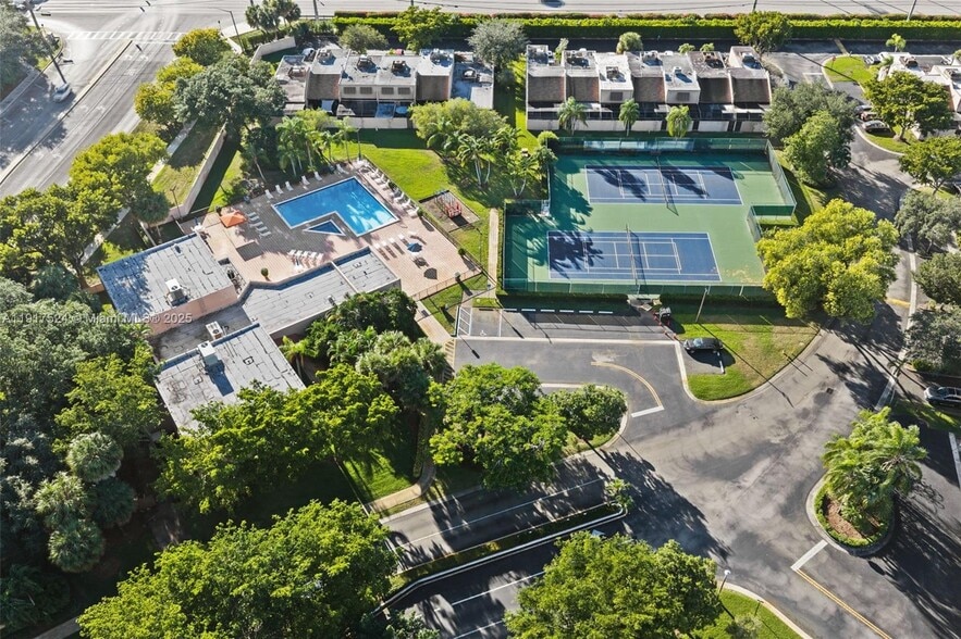 Building Photo - 1017 NW 124th Ave