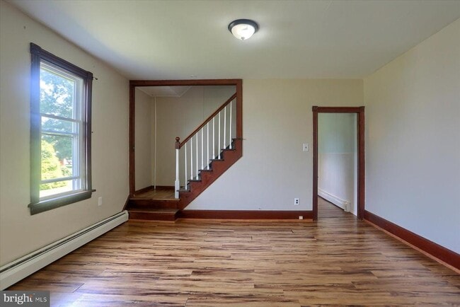 Building Photo - 115 3rd St