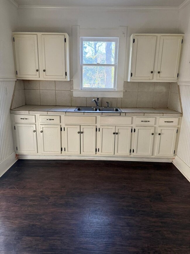 Building Photo - 2550 Pierce St