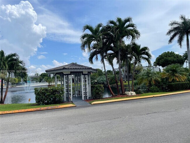Building Photo - 4920 NW 79th Ave