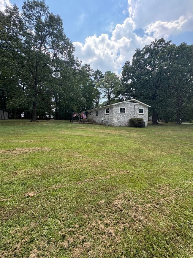 Building Photo - 2806 Hurricane Lake Rd