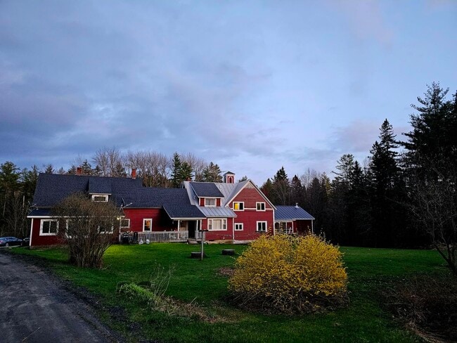 Building Photo - Vermont Farmhouse