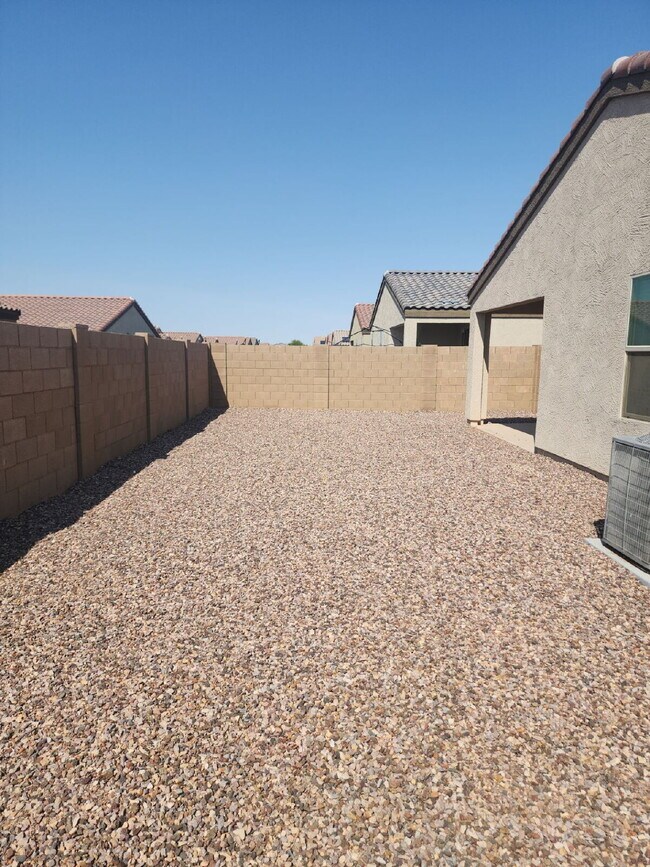 Building Photo - "Spacious 4-Bedroom Oasis in Casa Grande w...