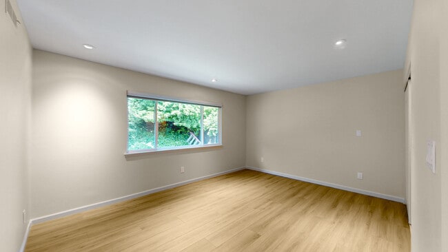 Building Photo - 1321 Lasuen Dr