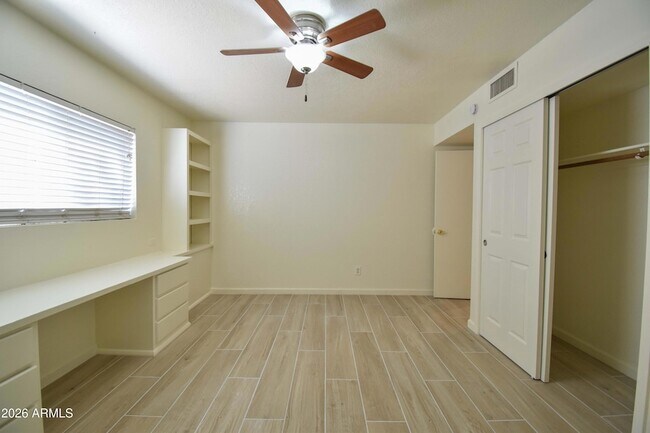 Building Photo - 5570 W Becker Ln
