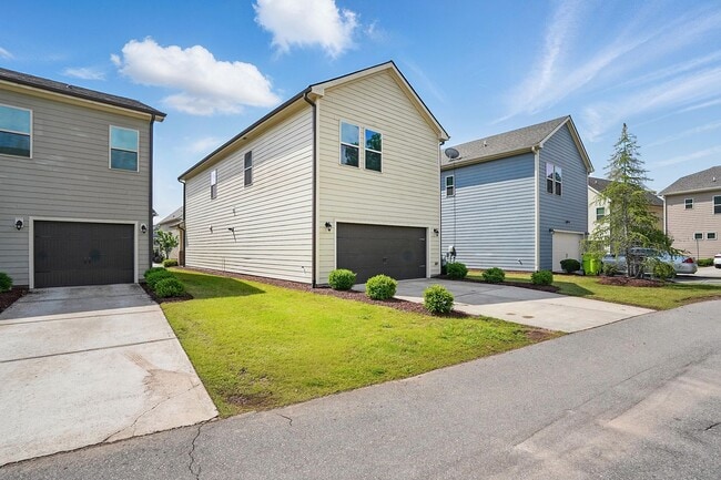 Building Photo - AVAILABLE NOW!-BUNGALOW STYLE HOME IN MORRISVILLE