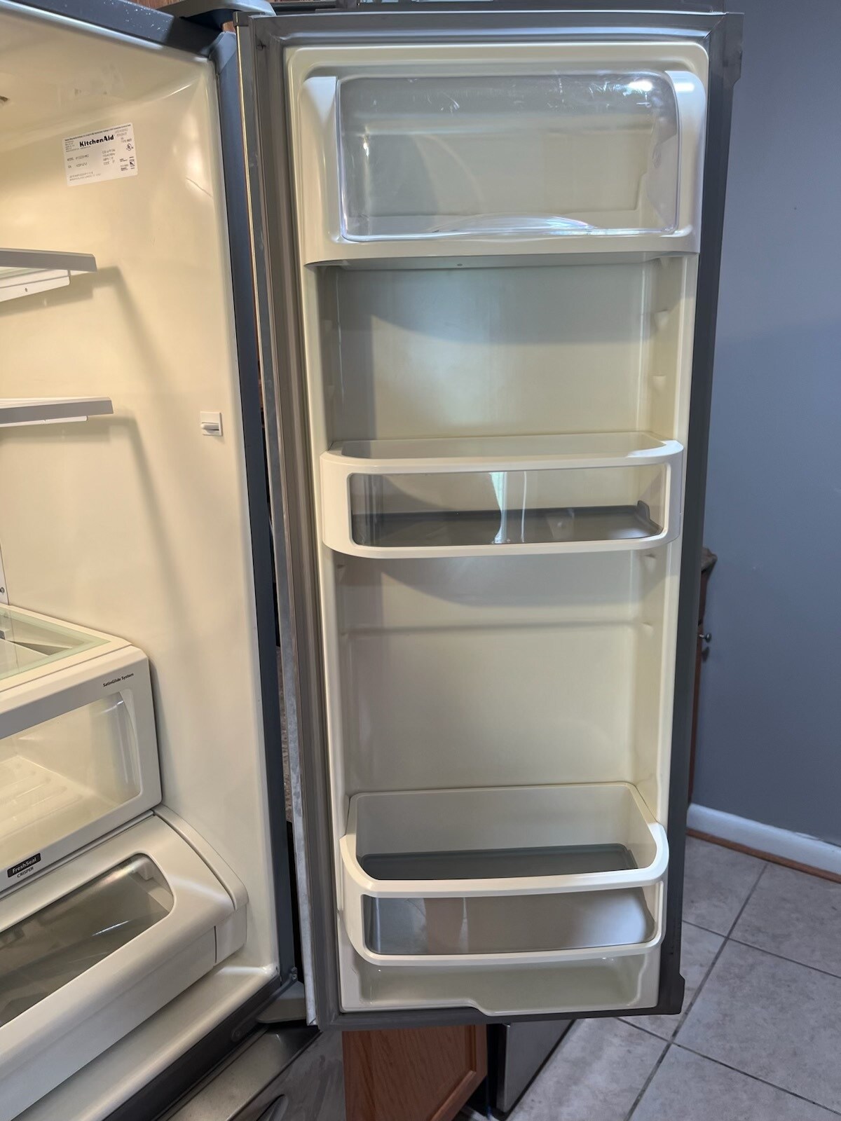 Fridge - 3429 5th St SE