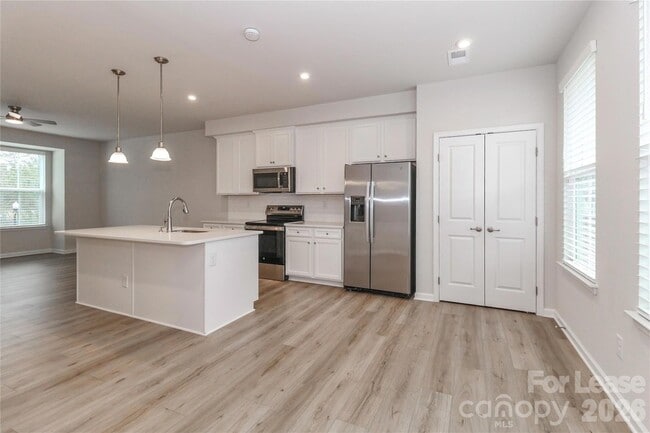 Building Photo - 5038 Springarn Ct