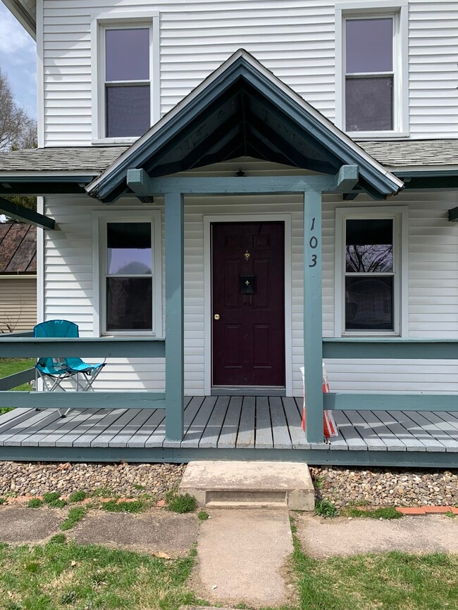 Building Photo - 103 Green St