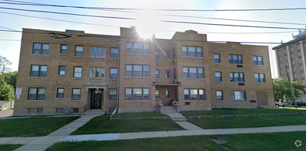 Building Photo - 1404 E State St Apartments
