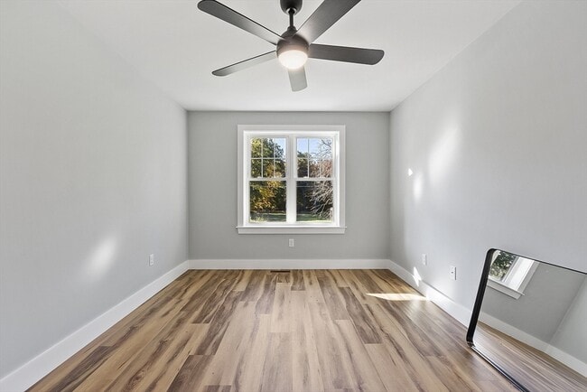 Building Photo - 18 Buttonwood Pl