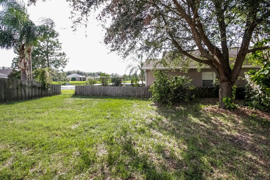 Building Photo - 6748 Monarch Park Dr