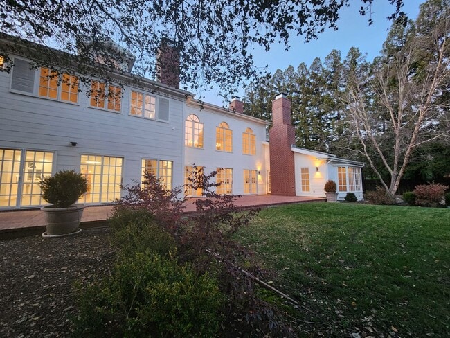 Building Photo - Extraordinary Atherton Estate with Cottage...