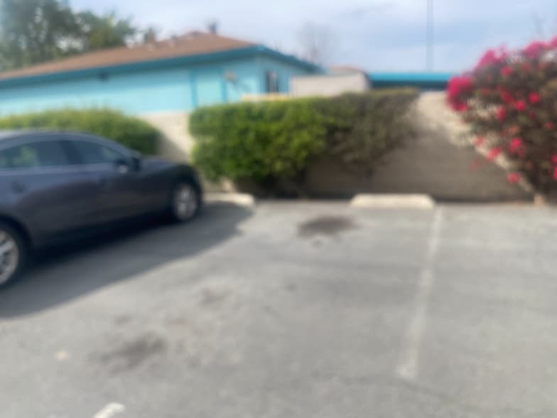 Building Photo - 390 E Madison Ave