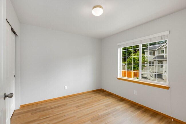 Building Photo - 22618 7th Pl W