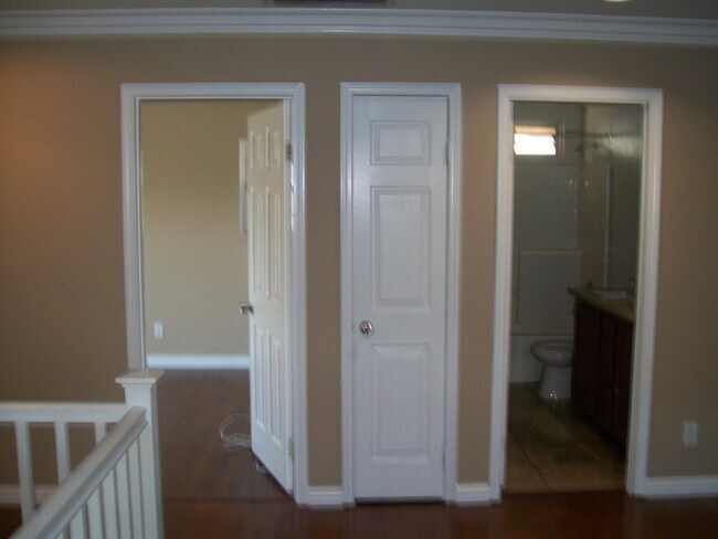 Building Photo - 38227 Lone Tree Ct