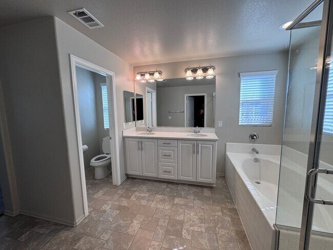 Building Photo - Large Newer Home - 4 Bedroom / 3 1/2 Bath