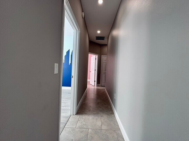 Building Photo - 107 Monroe View Trail