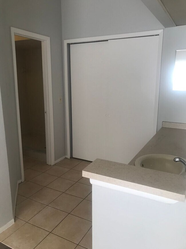 Building Photo - 7814SBC(100)