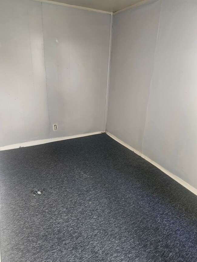 Building Photo - 2562 S 9th St