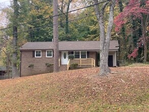 Building Photo - 100% Renovated! 3 Bedroom/1.5 Bathroom!