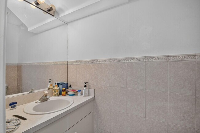 Building Photo - 8332 Bermuda Sound Way