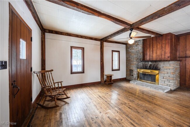 Building Photo - 15555 Munn Rd